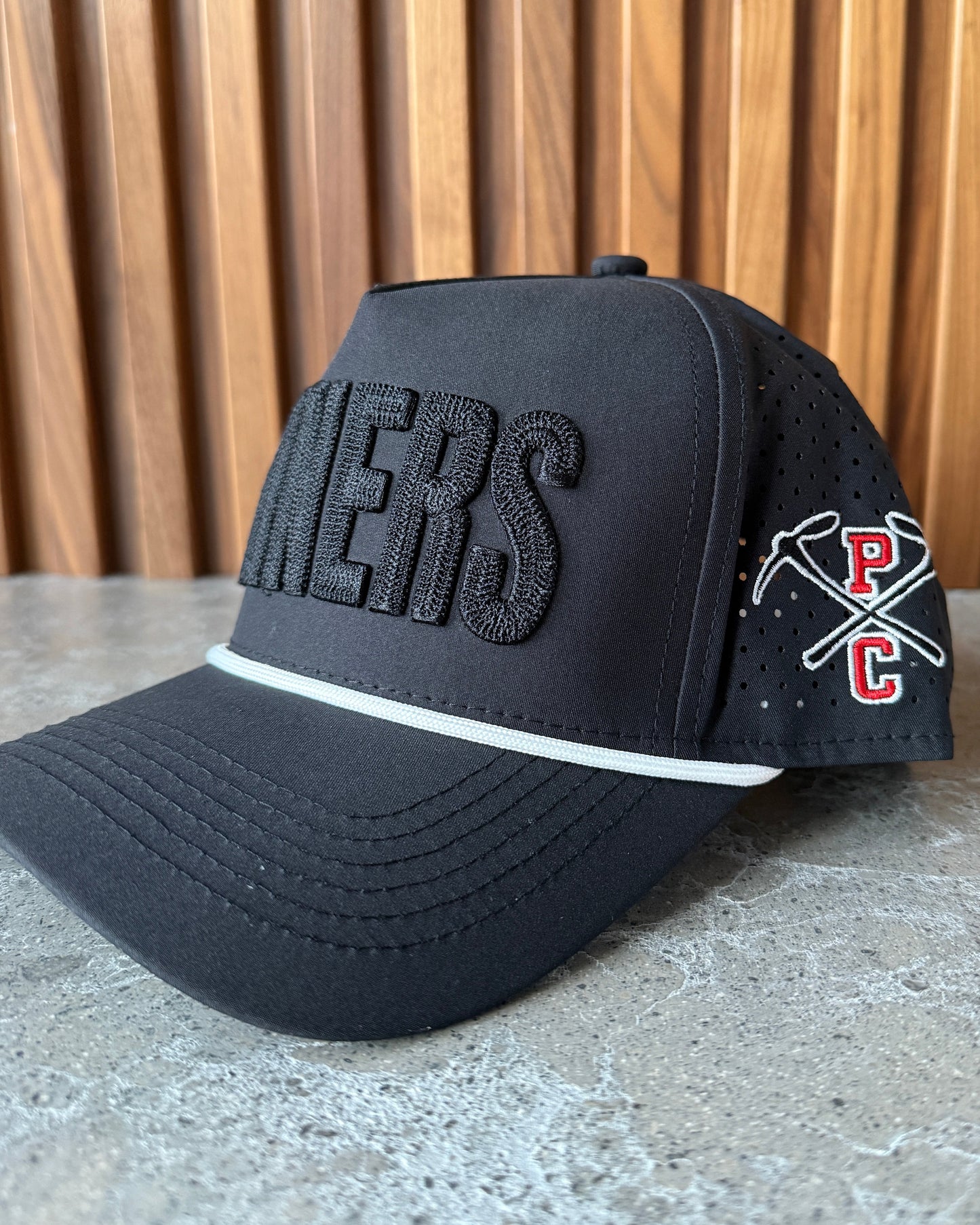 MINERS Chainstitch Black/Black Athletic Snapback Hat